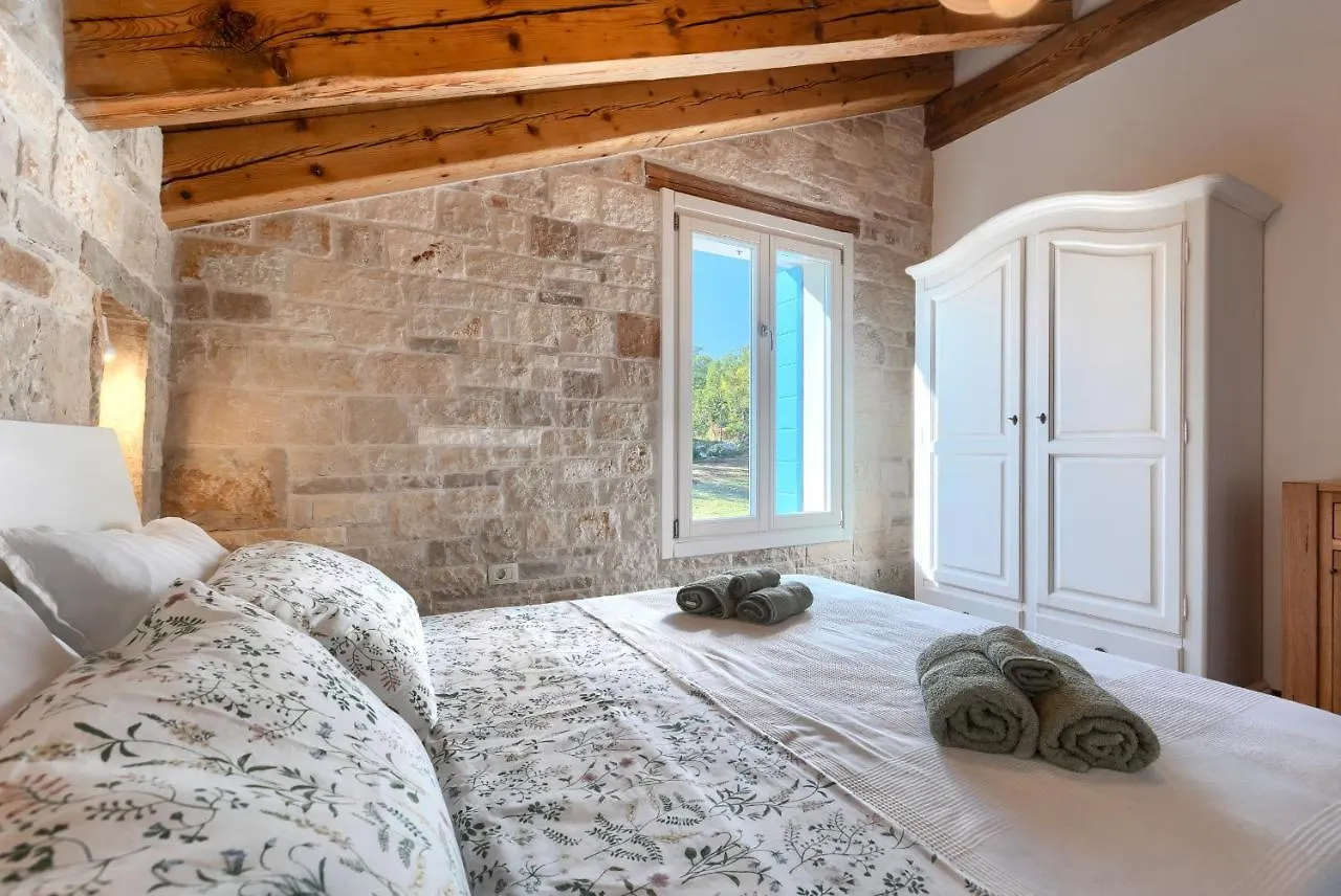 Rustic Villa Krug With Panorama View In Buje Bibali