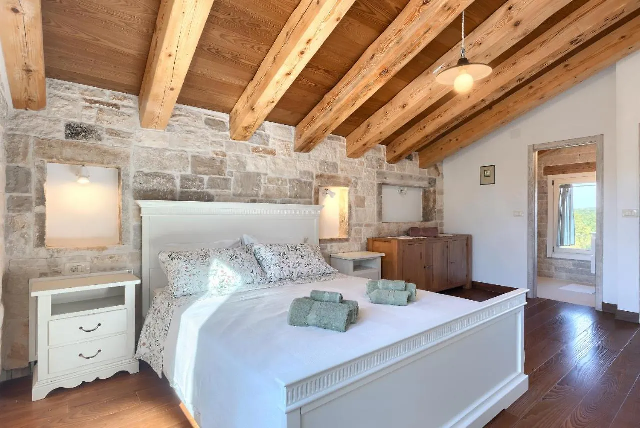 Rustic Villa Krug With Panorama View In Buje Bibali